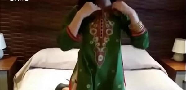  Indian Actress Elli Avram Leaked Video Hotel Cam 2016 You Tube - YouTube.MKV